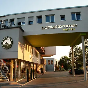 2* Hotel Schlafzimmer